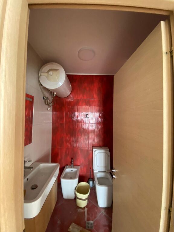 OFFICE FOR RENT 123 M2 FORMER PARK 65,000 LEKE FH-66657