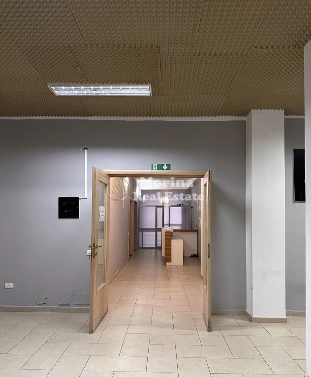 Qera | Ambjent Biznesi | Qyteti Studenti | 3000 €/muaj