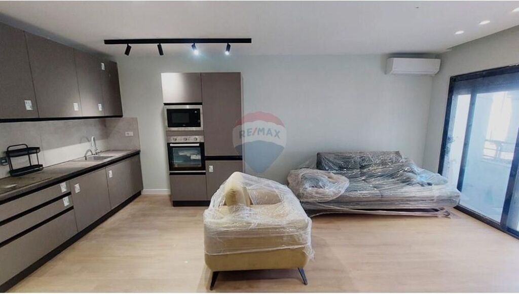 APPARTAMENTO INVESTITO 1+1 IN AFFITTO - MUNICIPIO PARIGI