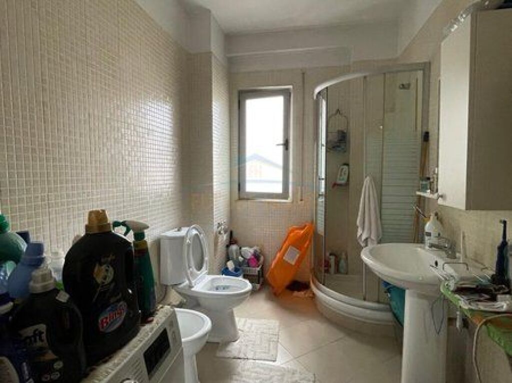 Shitet, Apartament 2+1, Ministria e Jashtme