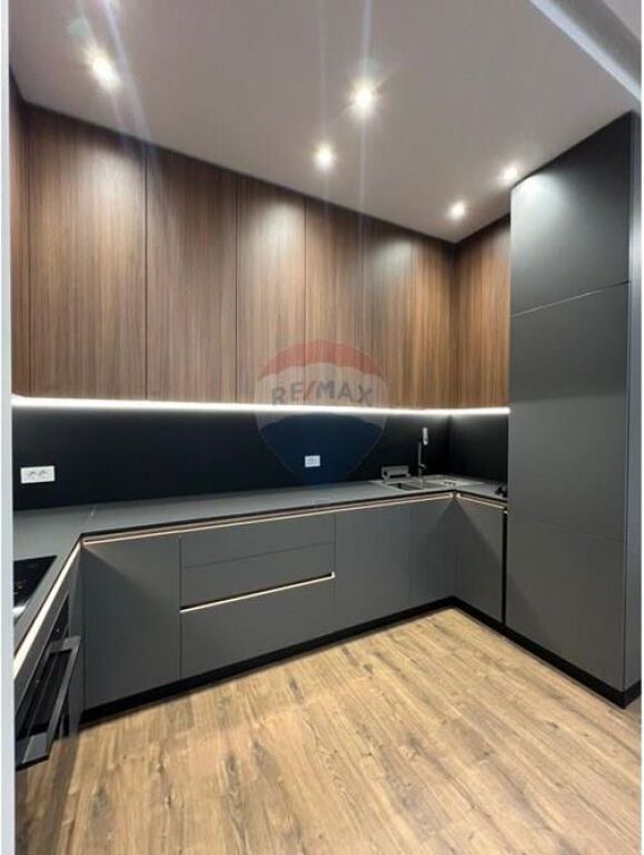 Appartamento - In Affitto - Complesso Delijorgji, Tirana