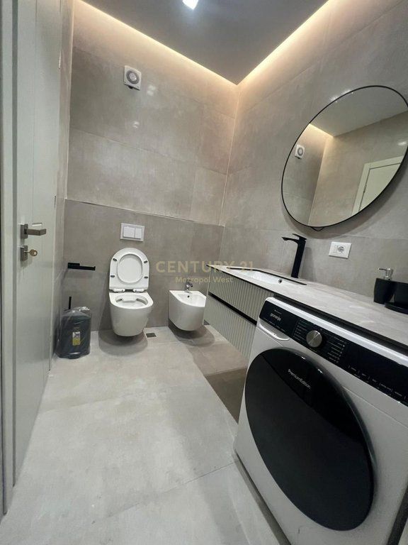 🏡 Apartament 1+1 me qira në Porcelan – përballë UET!