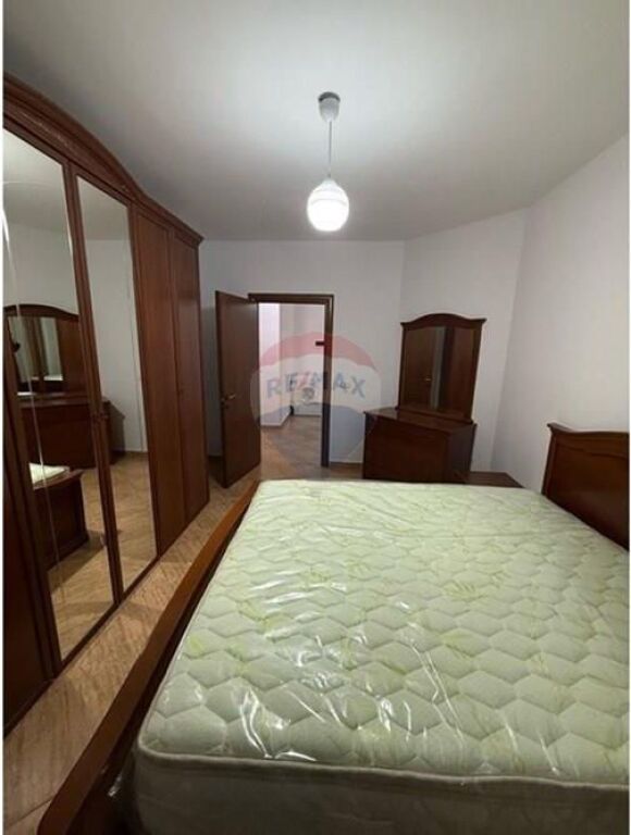 Apartament 2+1 për qira te Komuna Parisit