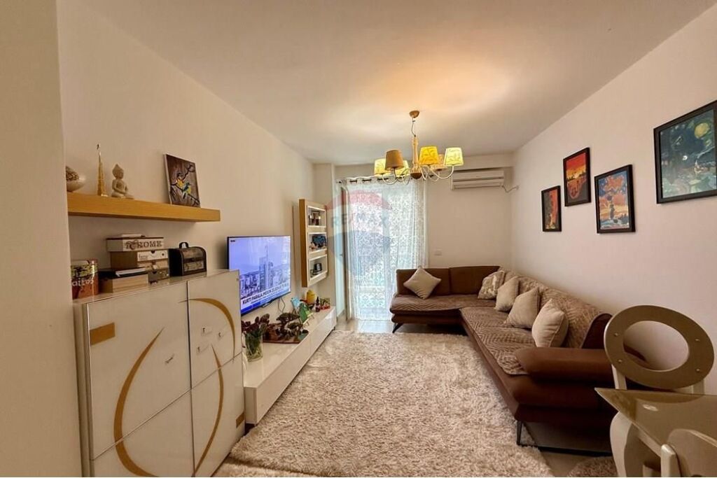 Apartament - Për Shitje - Qyteti Studenti, Tiranë