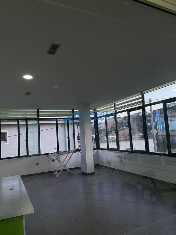 Ambient biznesi me qera – Spitallë, Durrës