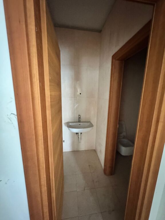 🏢 LOCALE COMMERCIALE (UFFICIO) IN AFFITTO – VICINO AL BLOK