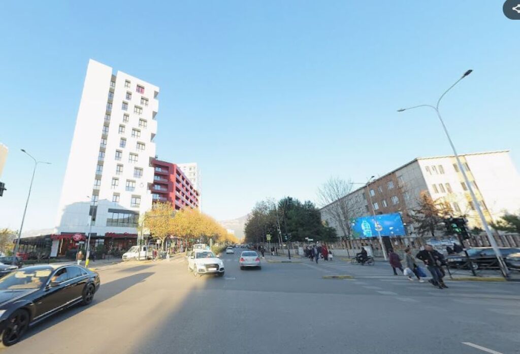 Ambient me qera ne rrugen e Dibres, tek Kompleksi Halili (ID 42611416)
