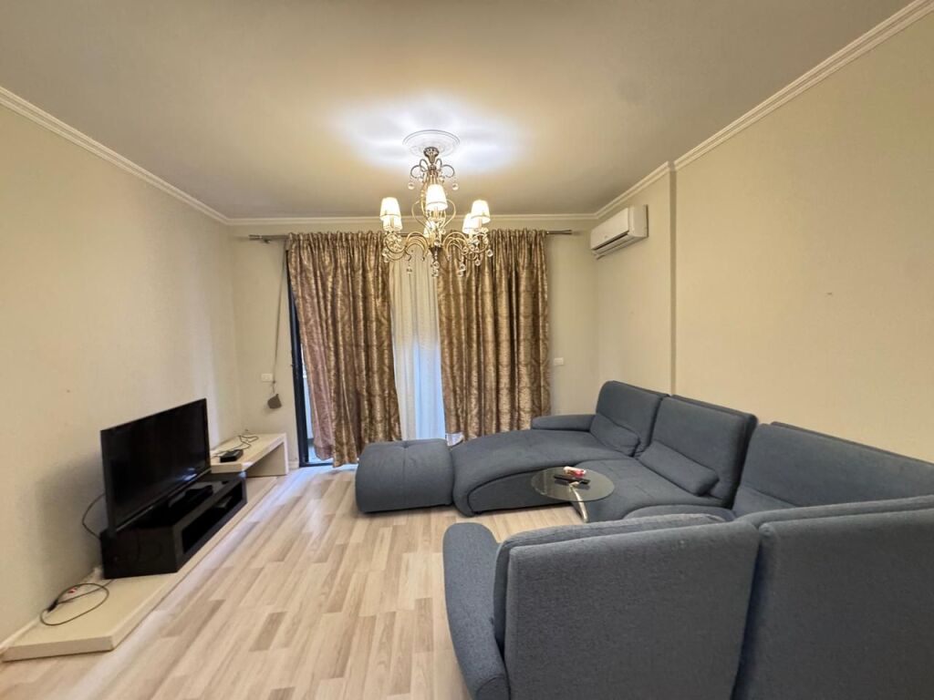 APARTAMENT ME QIRA 2+1 TE KOMUNA PARISIT
