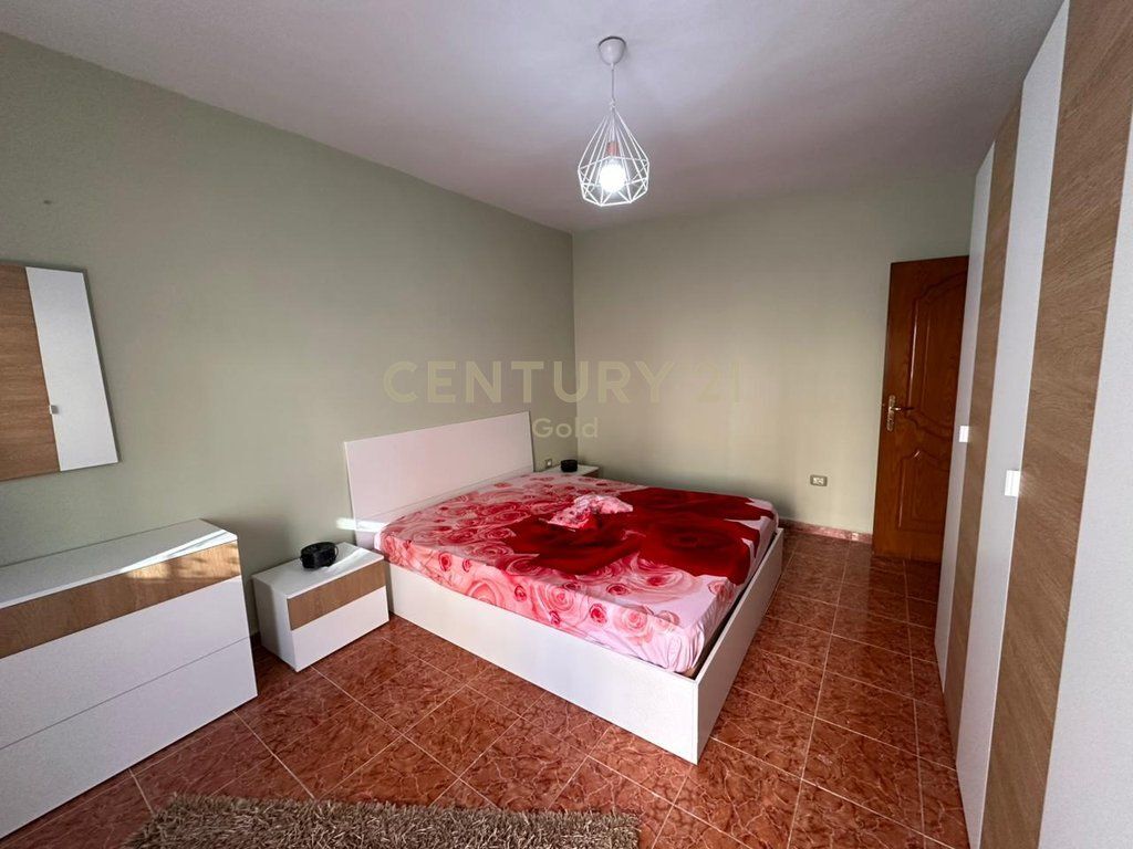 JEPET ME QIRA APARTAMENT 2+1 TEK ISH BLLOKU PRANE LIBRIT UNIVERSITAR !