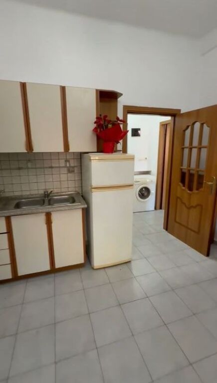 JEPET ME QERA APARTAMENT 1+1 NE , BLLOK