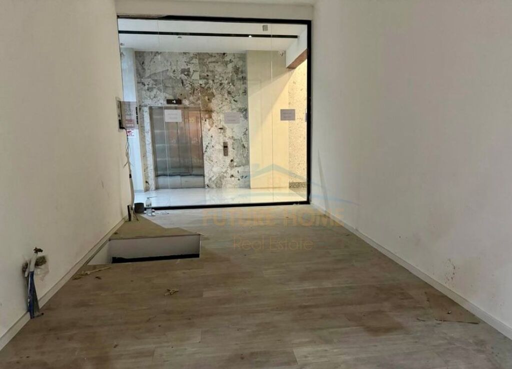 Rent, Business premises, Garden Building, 21 Dhjetori, Tirane