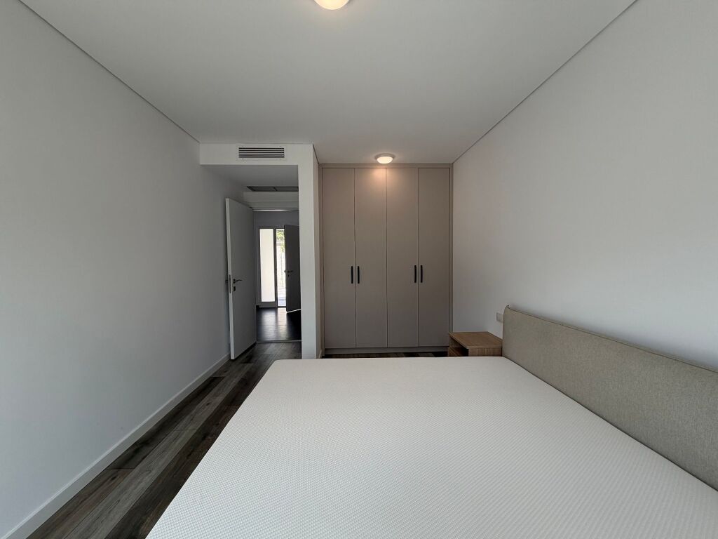 Jepet me qera vilë 3+1+oborr+garazhd në Rezidence Private në Mullet