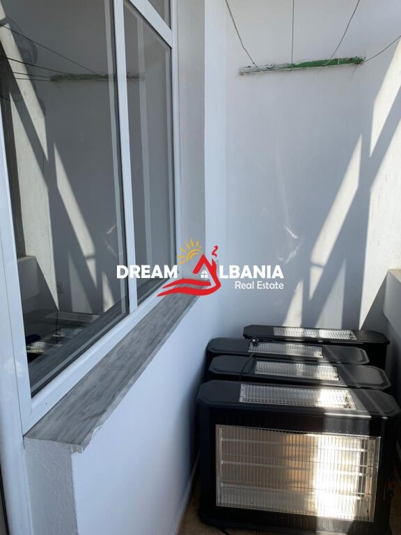 Ambient biznesi (Apartament 3+1) me qera ne zonen e 21 Dhjetorit ne Tirane (ID 4239091)