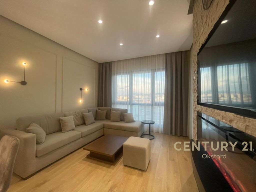 Japim me qira apartament 1+1 tek Square 21,ne Rrugen e Kavajes!