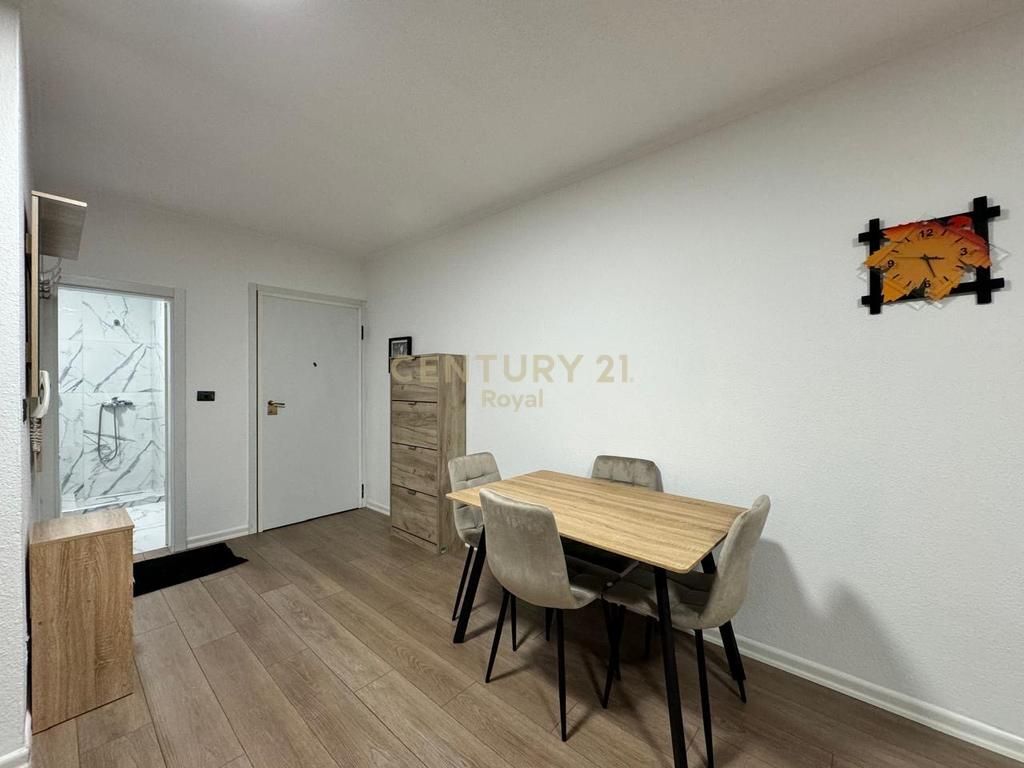 Jepet me qira apartament 2+1+2 plus post parkimi 1,000 € /Muaj