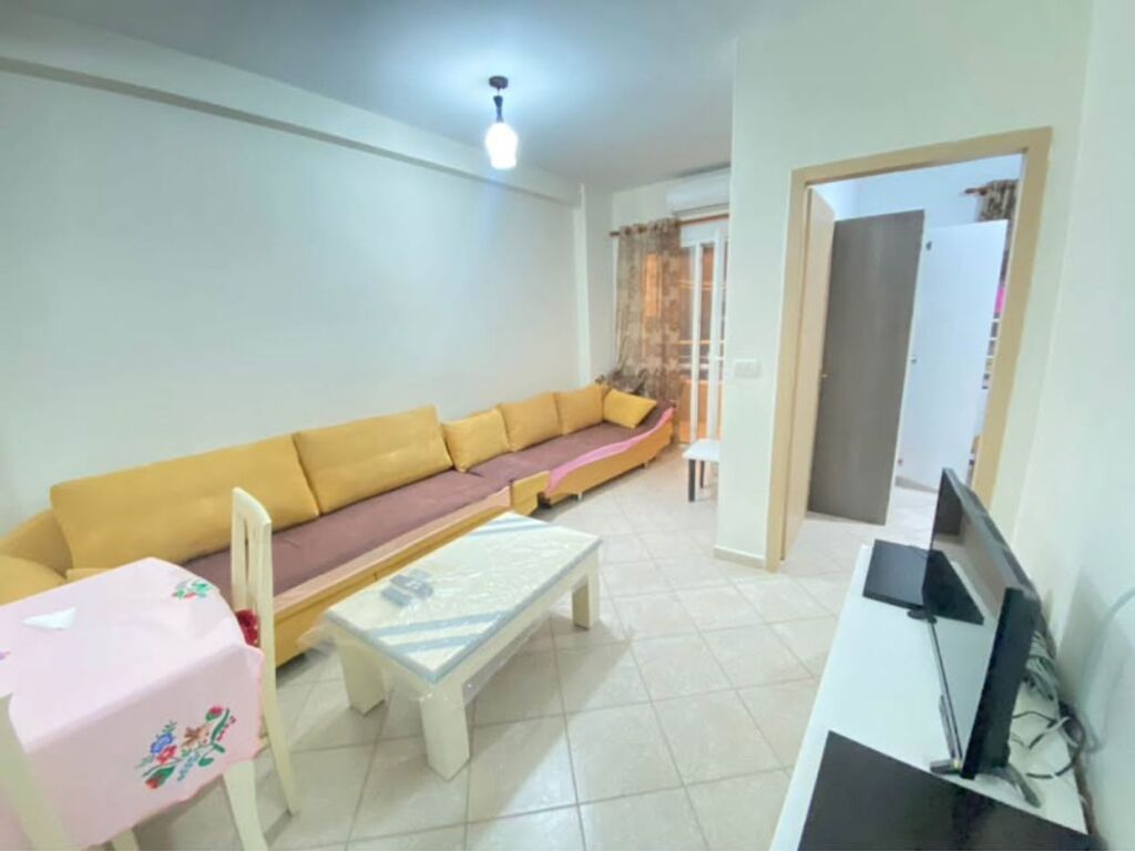 ✅Shitet 1+1+Ballkon plazh (Shkëmbi Kavajës) 