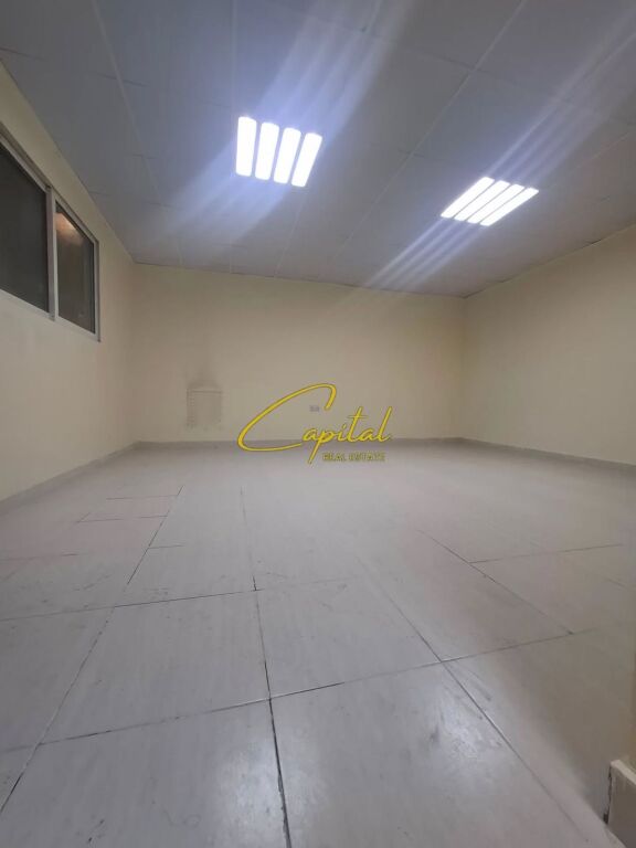 WAREHOUSES FOR RENT 110 M2 5 MAJI 550 EURO