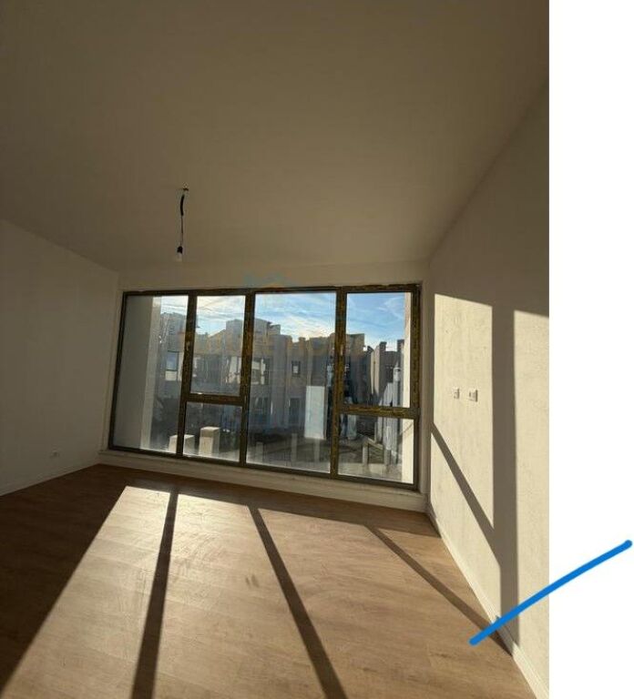 Qera, Vilë, Rezidenca Green Valley , Liqeni I Thatë, Tiranë.