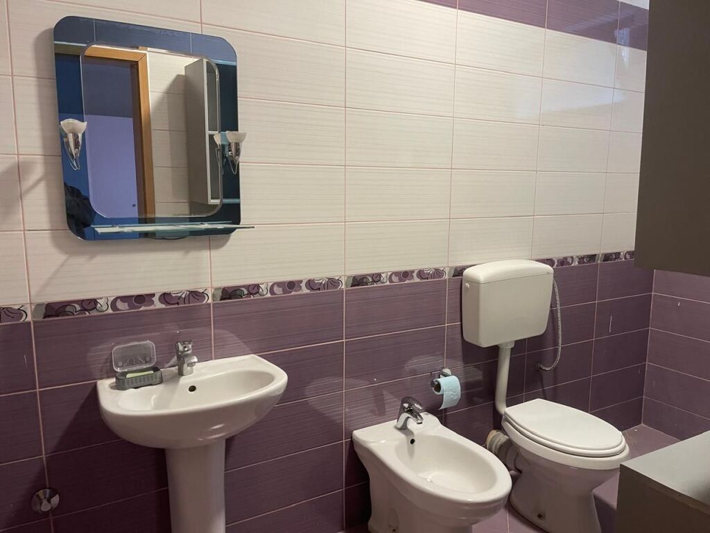 CASA IN AFFITTO – VIA QEMAL STAFA, 100M SOPRA LA SCUOLA ROSSA, TIRANA