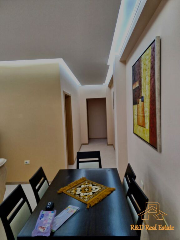 🏡 APARTAMENT ME QERA – Rruga e Kosovareve