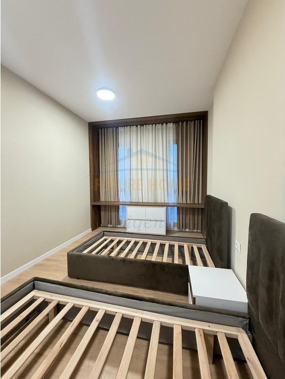 Qera, Apartament 2+1+ Post Parkimi, Green Valley, Tiranë.