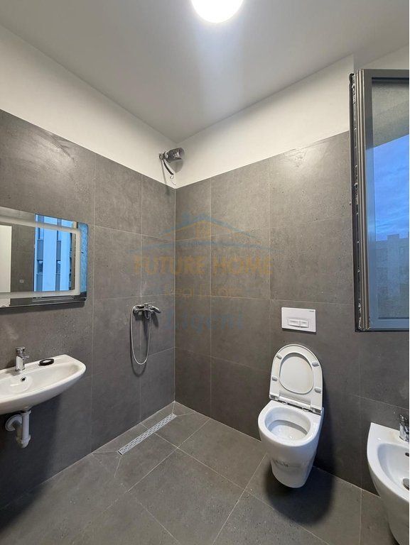 Qera, Apartament 2+1+ Post Parkimi, Green Valley, Tiranë.