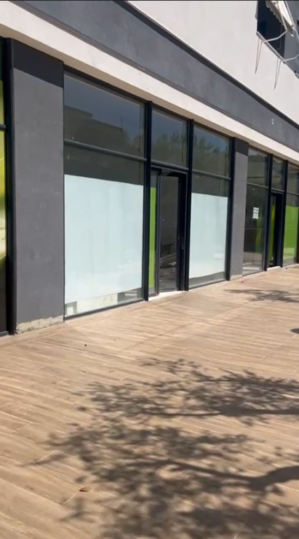 Dyqan me qira – Rezidenca Relux, Shkozë