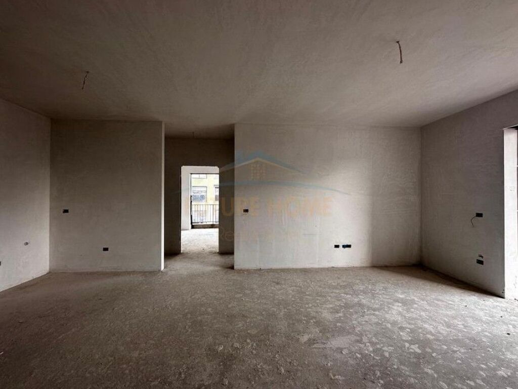 In vendita, Appartamento 3+1+2, Paskuqan