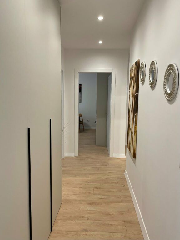 IN AFFITTO: APPARTAMENTO 2+1 📍 Via Kavaja (vicino alla Chiesa Ortodossa)