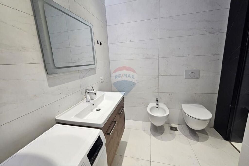 2+1 apartment for rent near Elbasani street!