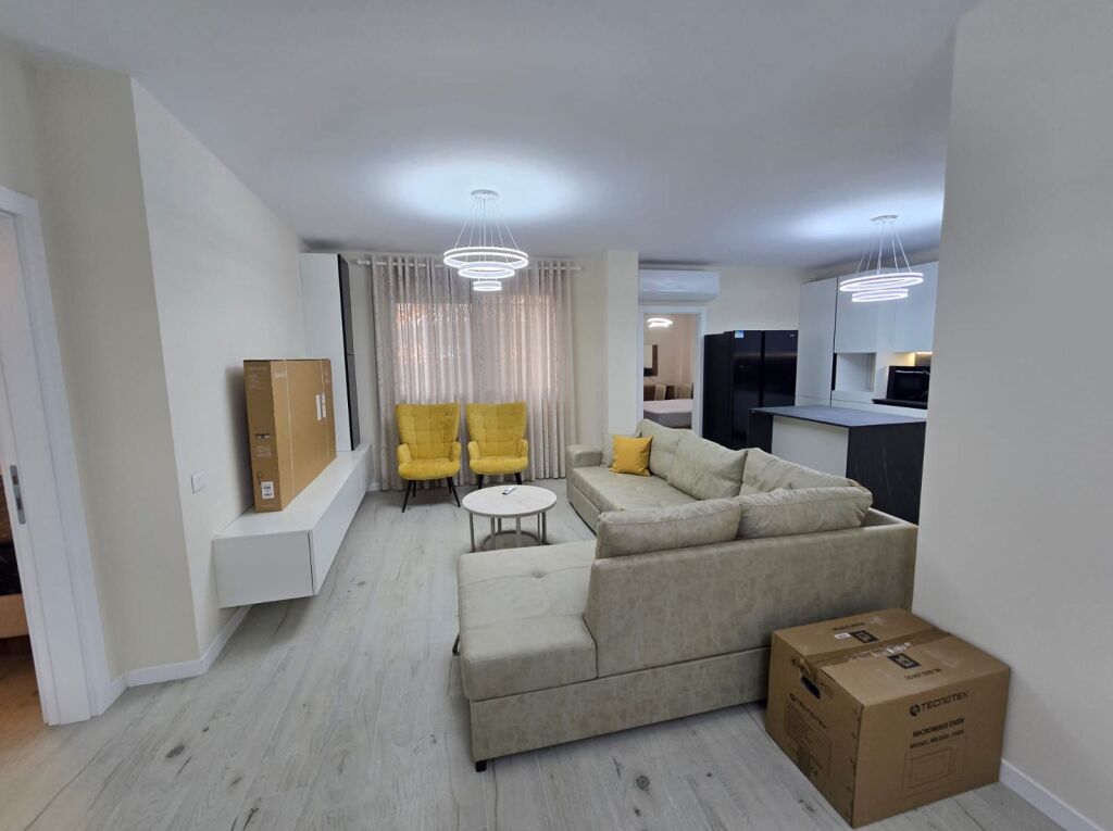 APARTAMENT 3+1+2 ME QIRA KOMUNA E PARISIT