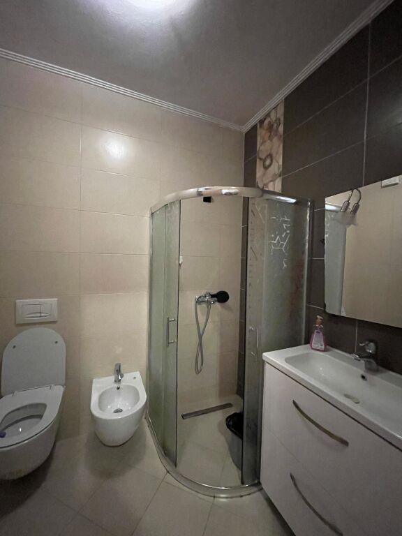 Apartament 2+1 per qera tek Rruga e Kosovareve