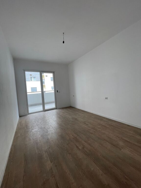 🏠 SHITET – Apartament 1+1 | E-88, Rruga Dritan Hoxha