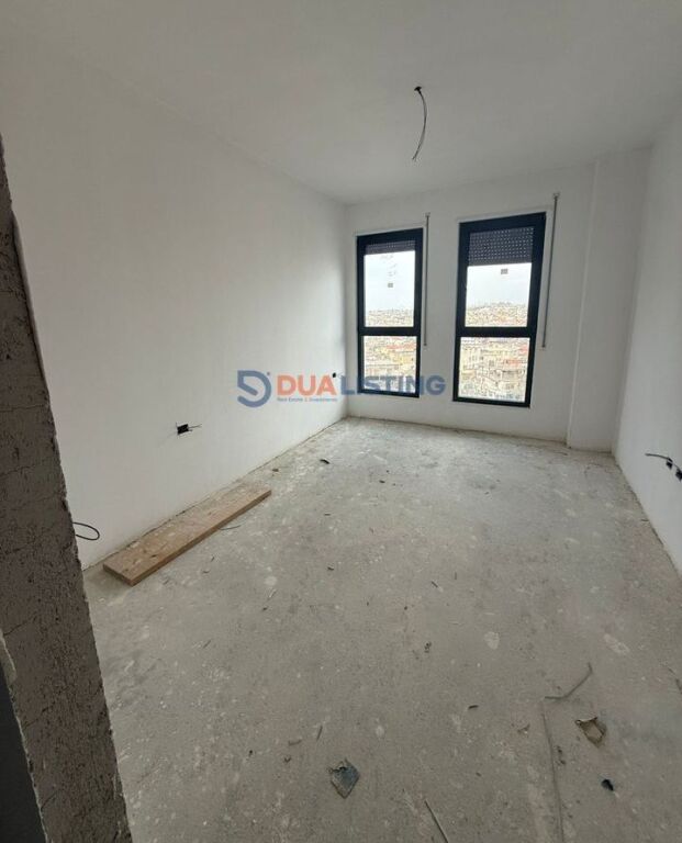 Offriamo in vendita appartamento 1+1 in Rruga e Dibres