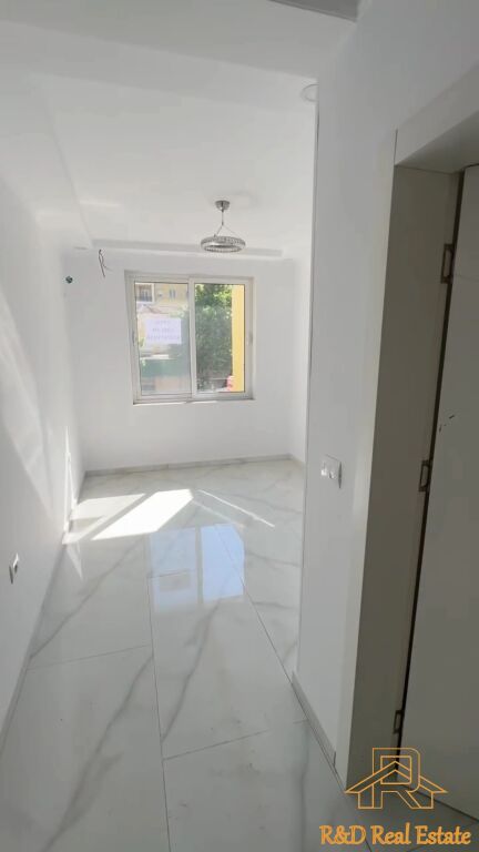 🏢 Apartament 1+1 për qira – Rruga e Dibrës (pranë Farmacisë 10)