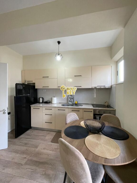 🏡 APARTAMENT ME QERA 1+1 – Gjykata, Durrës