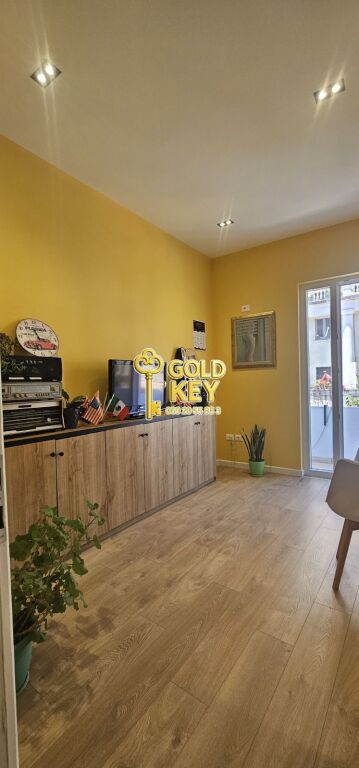 🏢 JEPET ZYRË ME QIRA SIPER ZYRES GOLD KEY QENDER DURRES