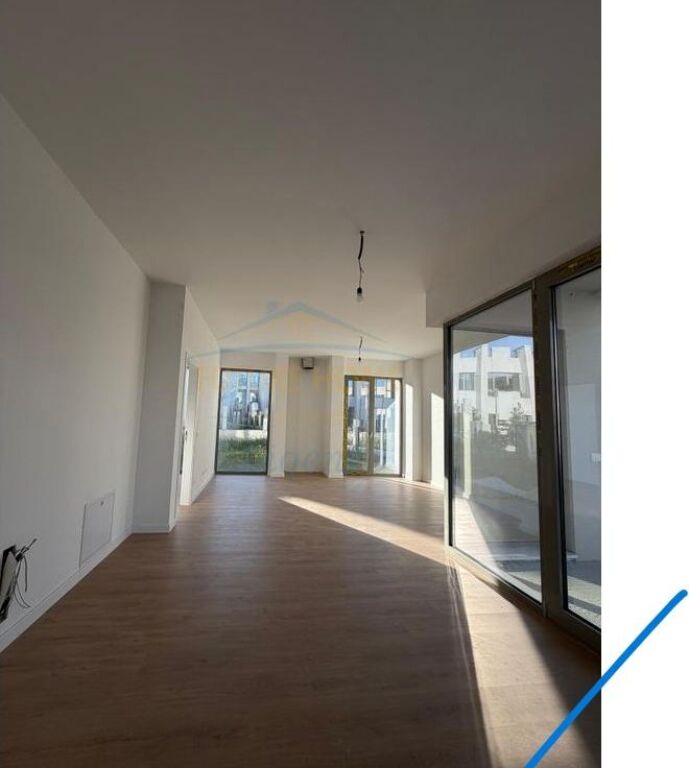 Qera, Vilë, Rezidenca Green Valley , Liqeni I Thatë, Tiranë.