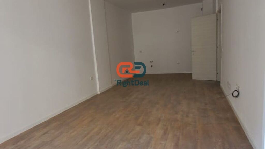 Tek "E-88" Prane Kupoles, Laprake Shitet Apartament 1+1, Me Planimetri Perfekte!!!