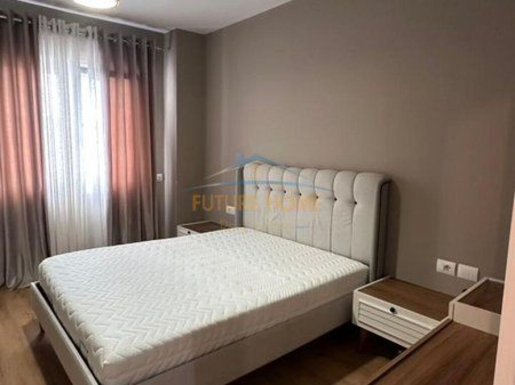 Qera,Apartament 2+1+2+Post Parkimi,Kopshti Botanik,Tiranë