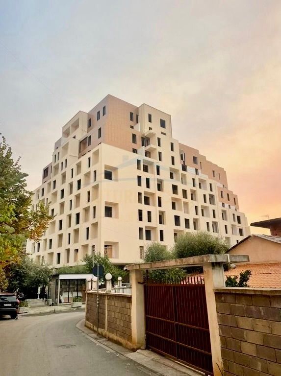 🏢 Hapësirë Elite te "UrbanVista" – 1+1 super i bollshëm në Don Bosko! ✨