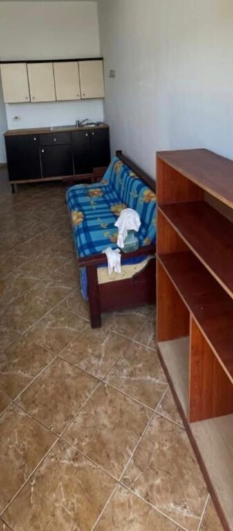 GARSIONERE 17000 LEKE.VILAT GJERMANE