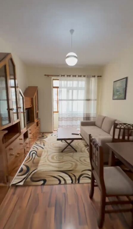 Jepet apartament  me qera 1+1+guzhine  Fakulteti  juridik  I Tiranes