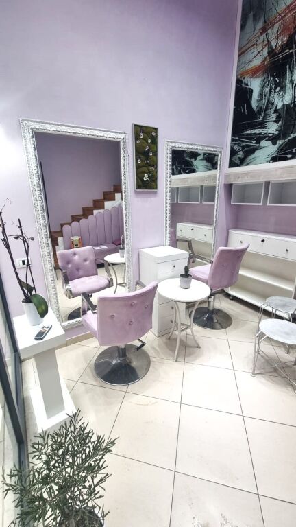 Business premises for rent Floor 0, 35 m² duplex, 500 € in Astir