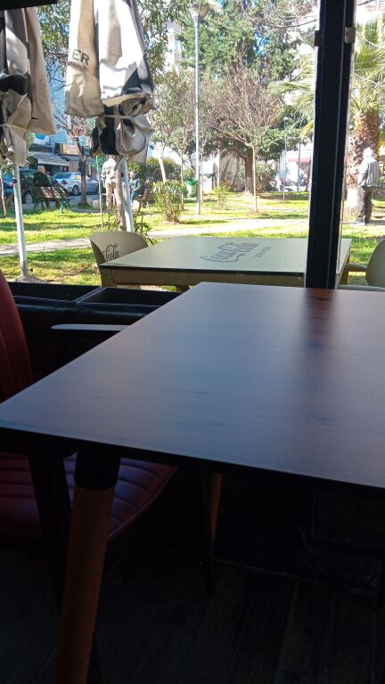 Shitet biznesi fast food piceri. Ambienti 2 mij euro qera mujore.