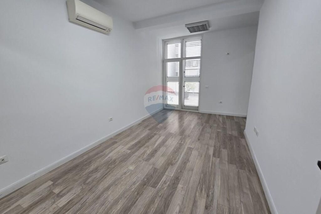 Office - For Rent - Kika 2, Tirana