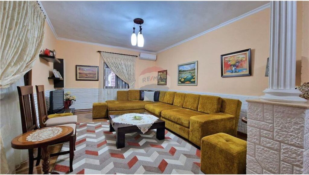 🏡 Shtëpi Private për Shitje – Vlorë (Çole, Lagjja “24 Maj”)