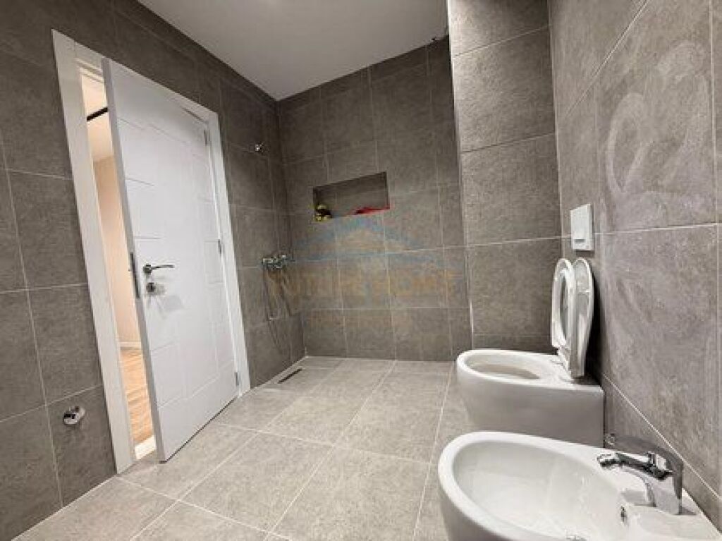 Shitet, Apartament 2+1, Univers City