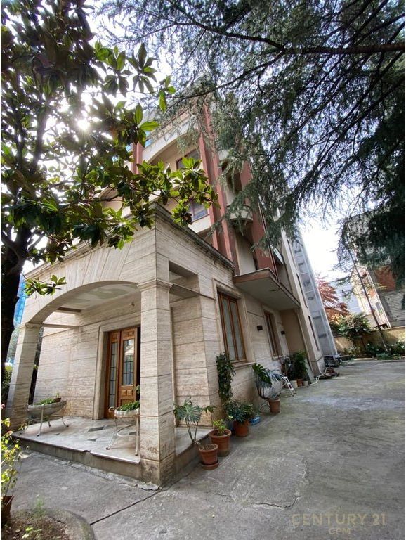 EXCLUSIVE! WE RENT A 5-FLOOR BUSINESS PROPERTY NEAR THE FORMER LAST STATION OF NEW TIRANA