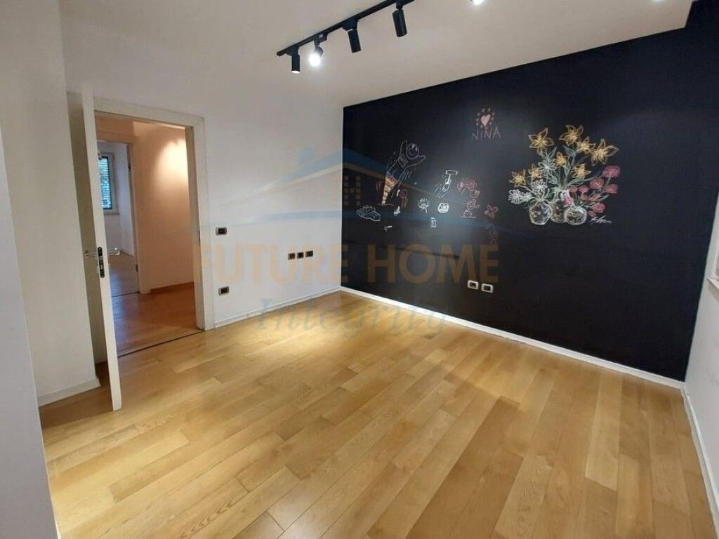 Affitto, Appartamento per Uffici, Blloku, Tirana.